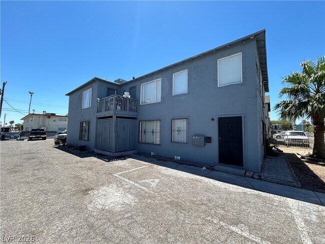 Foto del edificio - 1711 Santa Paula Dr