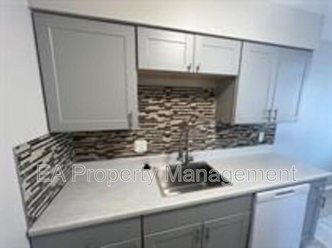 Building Photo - 12809 Dorado Dr SE