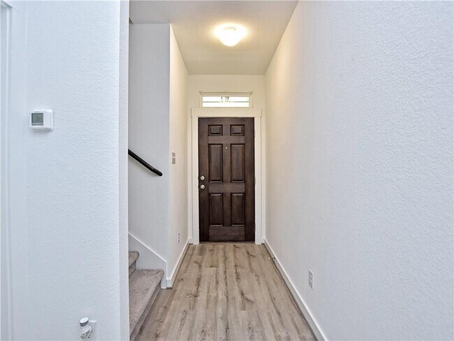 Foto del edificio - 17301 Leafroller Dr