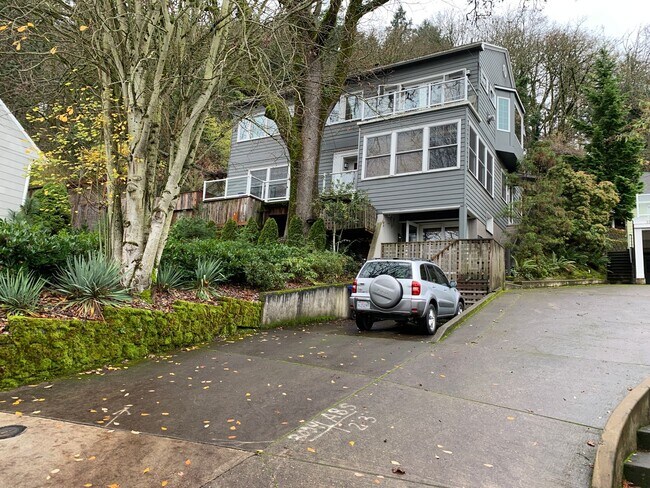 Foto del edificio - 225 SW Whitaker St