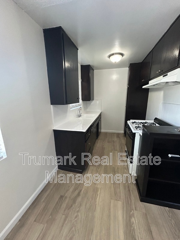 Photo - 1811 Huntington Dr Apartment