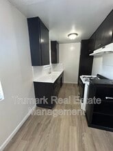 Building Photo - 1811 Huntington Dr
