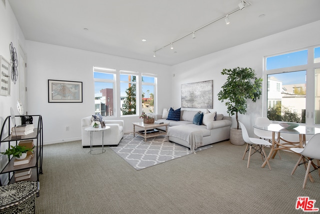 Foto principal - 4050 Glencoe Ave