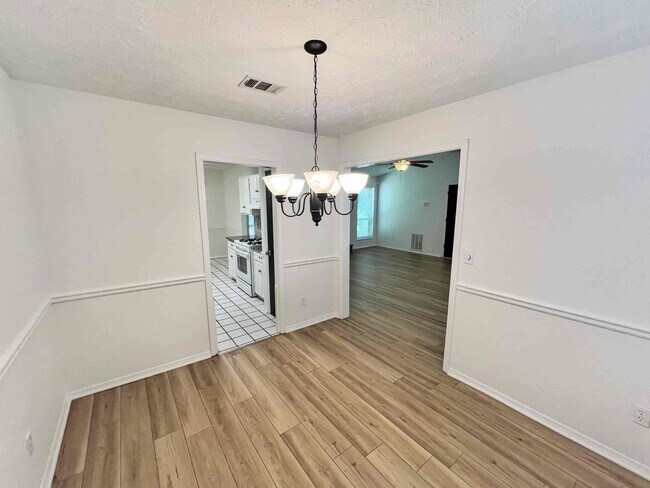 Building Photo - Fantastic 3 BR/ 2.5 BA Home in Kennesaw!