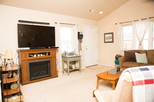 Building Photo - 1135 Boswell Dr