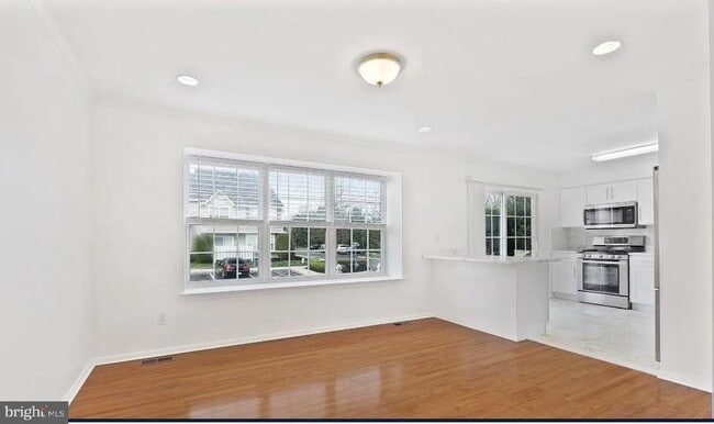 Building Photo - 4602 Grenwich Ln