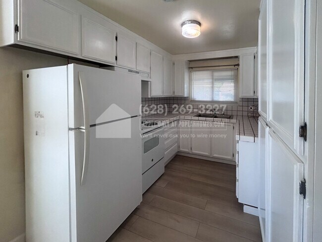 Building Photo - 3266 Santa Sophia Way