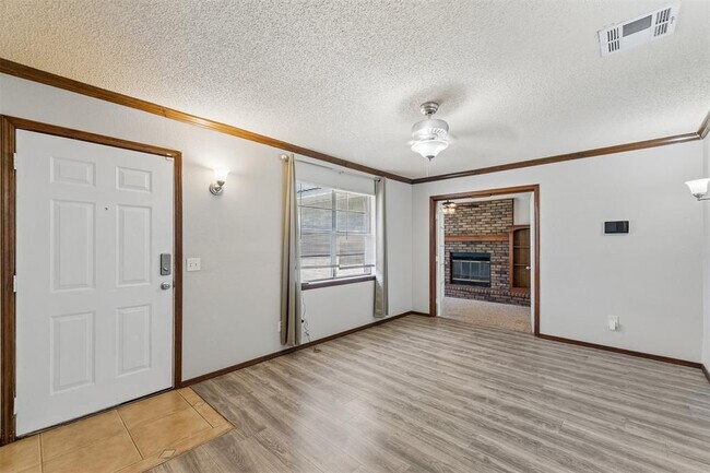 Foto del edificio - 3401 E Noble Dr