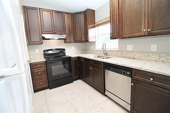 Building Photo - 1110 Chelsea Parc Dr