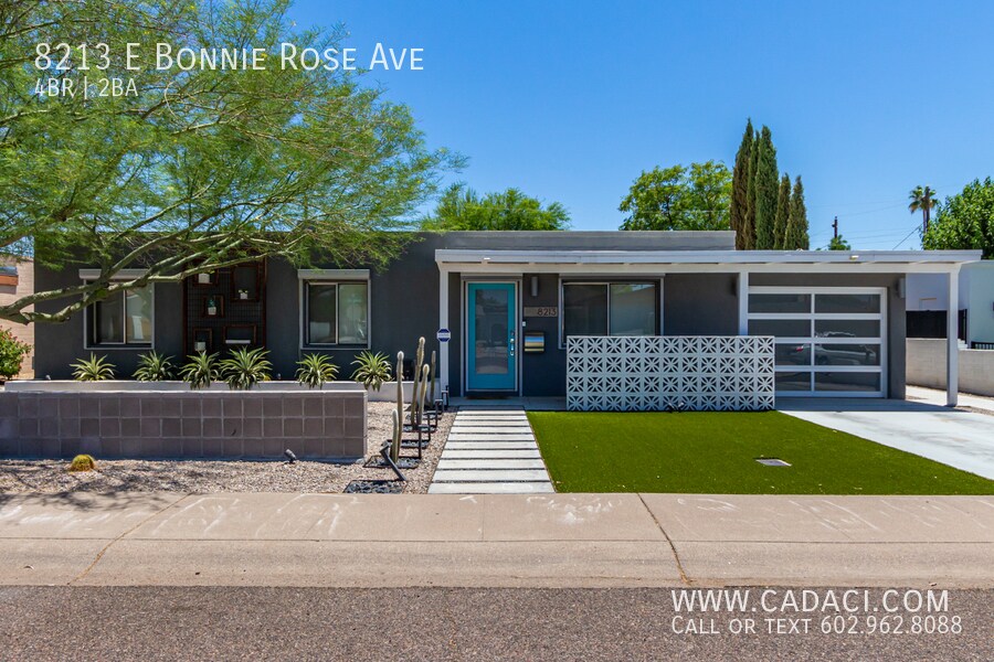 Foto principal - 8213 E Bonnie Rose Ave