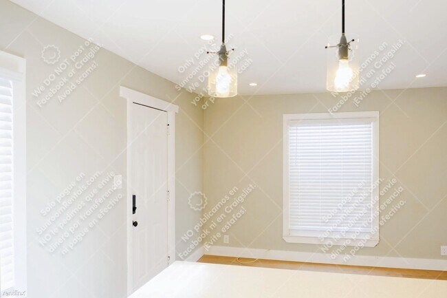 Foto del edificio - 2 br, 1 bath House - 4225 Crittenden Ave #...