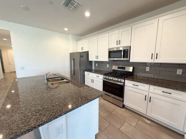 Building Photo - 13312 W Crimson Ter