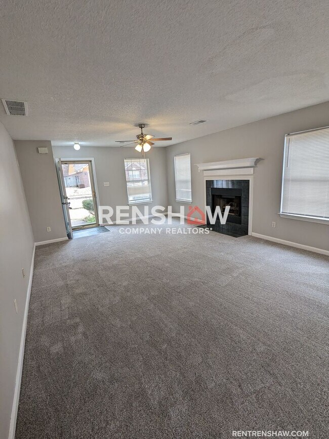 Building Photo - 4151 Hampton Manor - 3 Bedroom / 2.5 Bath ...