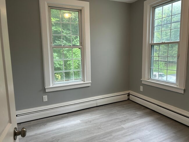 Building Photo - 58 Smith Ave