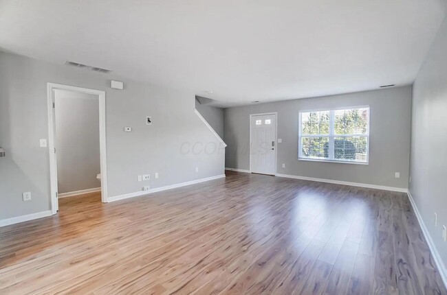 Foto del edificio - 8285 Annandale Ln