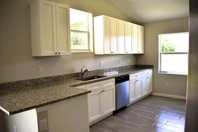 Foto del edificio - 3109 SW Curcuma St