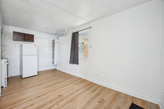 Foto del edificio - 3026 Bruce Randolph Ave