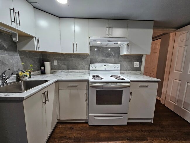 Building Photo - 46084 Clare Ave