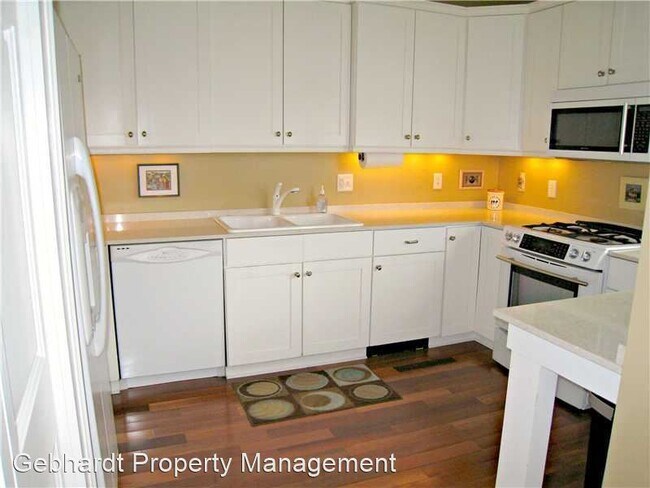 Building Photo - 2 br, 2.5 bath House - 27 Tyng St.