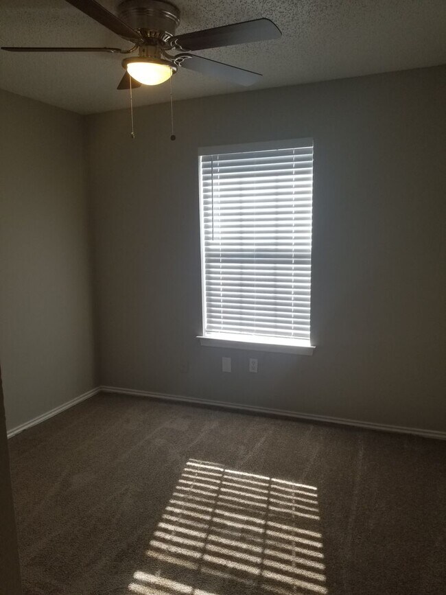 Building Photo - 5432 Creekridge Rd Arlington TX 76018