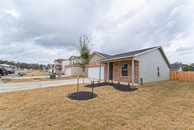 Building Photo - 15555 Taylorcrest Dr