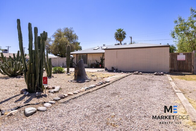 Foto del edificio - 3Bed/2Bath House at 19th/Camelback! $899 M...
