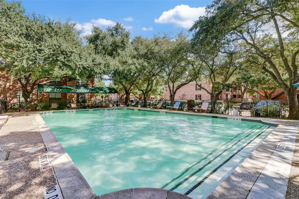 Foto principal - 2255 Braeswood Park Dr