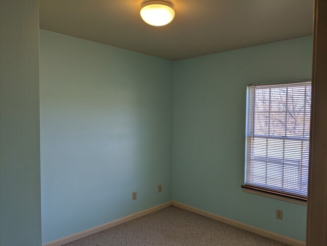 Foto del edificio - 1198 Bloom Rd