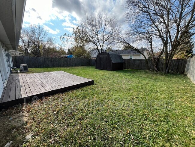Building Photo - 5020 Bahia Dr