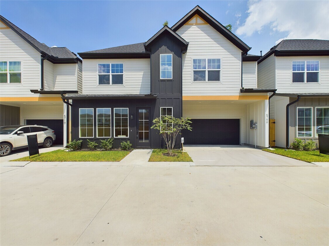 Foto principal - 5746 Barbara Rose Ln
