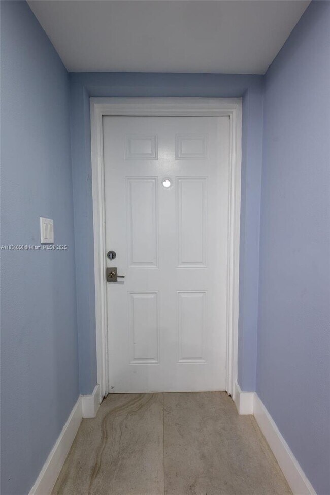 Foto del edificio - 20350 W Country Club Dr