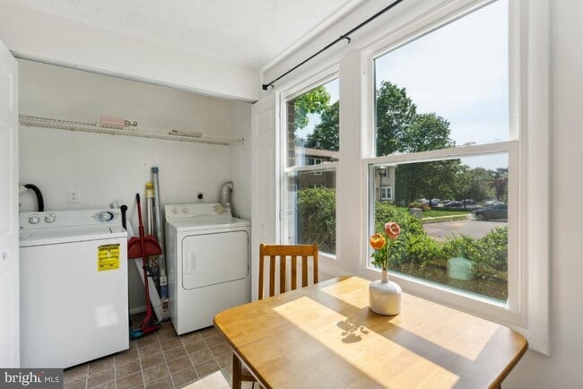 Foto del edificio - 5543 Hecate Ct