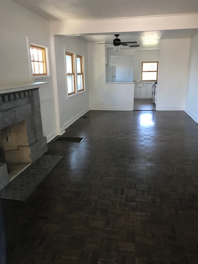 Building Photo - 2 Bd, 2 Bath House