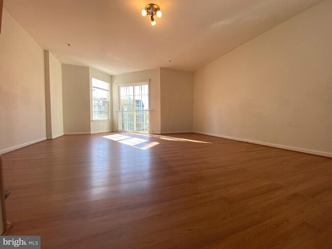 sun filled 2nd floor - 614 Cawley Dr