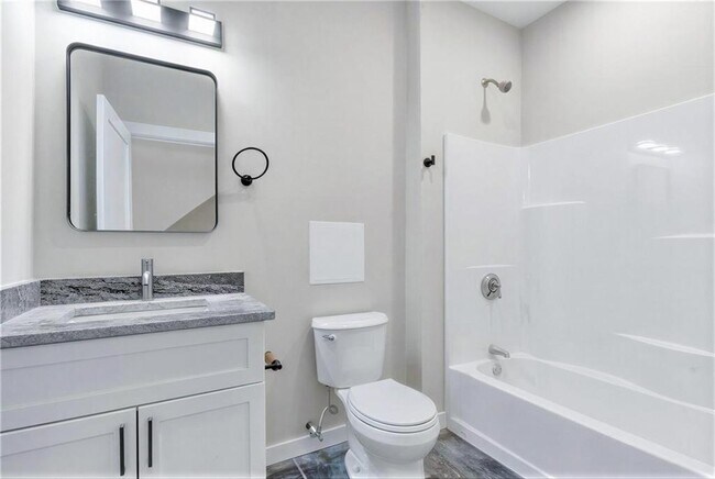 Foto del edificio - 72 Kendrick Ave