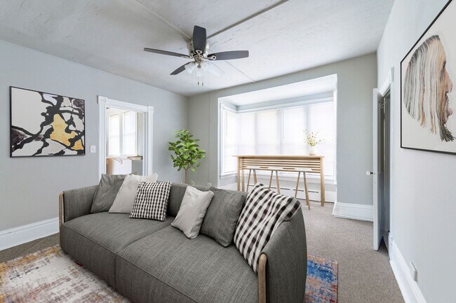 Foto del edificio - 2217-2217 Grand Ave S