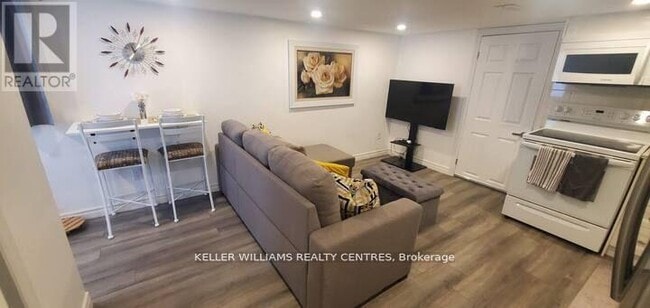 Building Photo - 17 Oak Park Ave