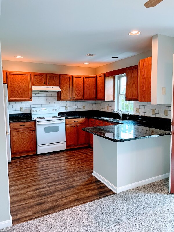 Foto del edificio - 389 Stonehedge Ln