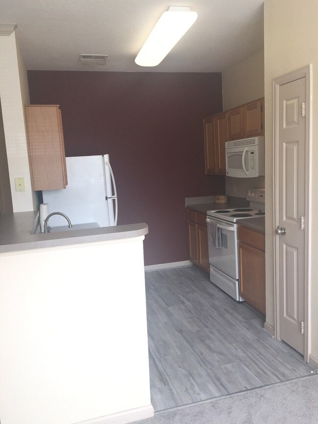 Building Photo - Lovely 1 Bedroom Condo in Fossil Creek