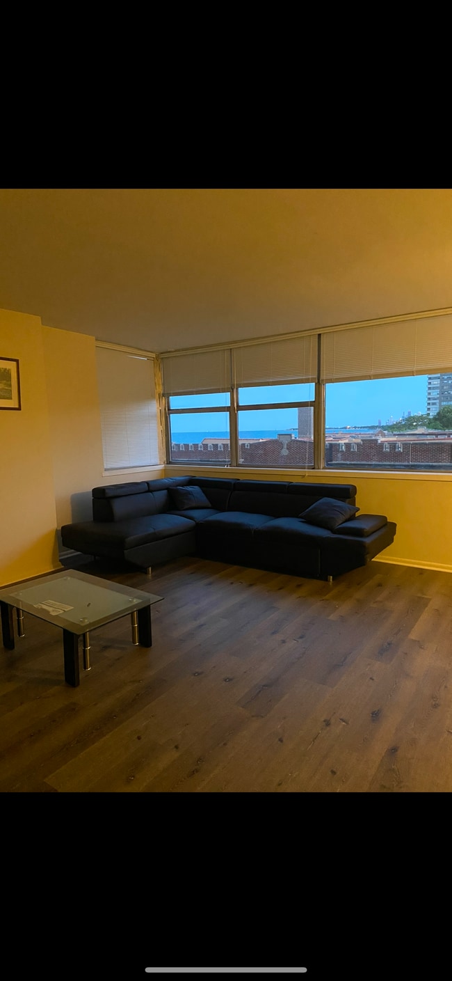 Photo - 6301 N Sheridan Rd Apartment
