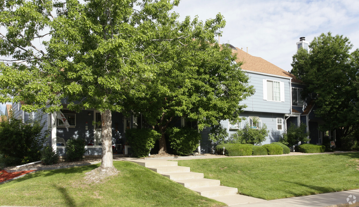 Primary Photo - Lakewood Pines Townhomes