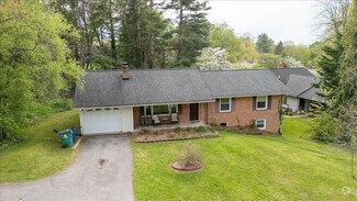 Building Photo - 701 Elizabeth Dr