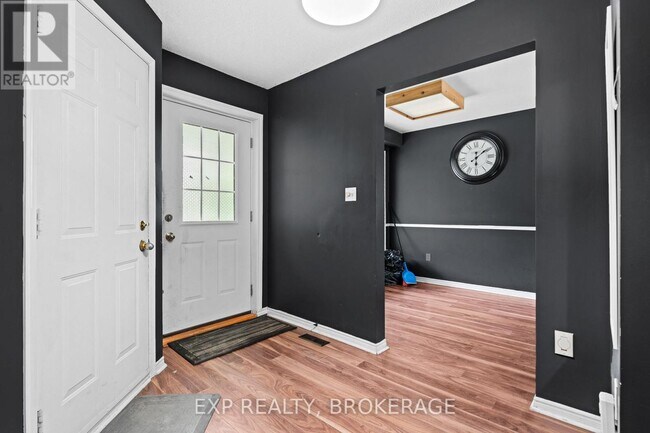 Building Photo - 502 Evangeline Ave
