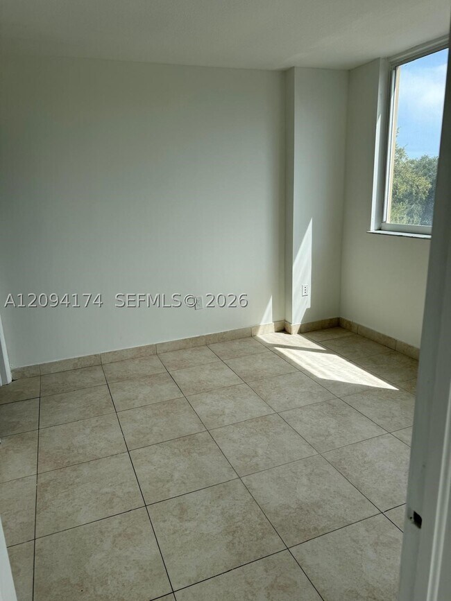 Building Photo - 2647 NW 25th Ave