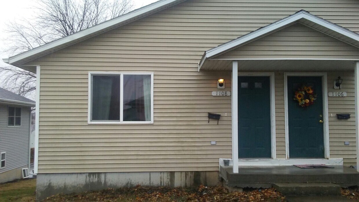 Foto principal - 1108 E 2nd St