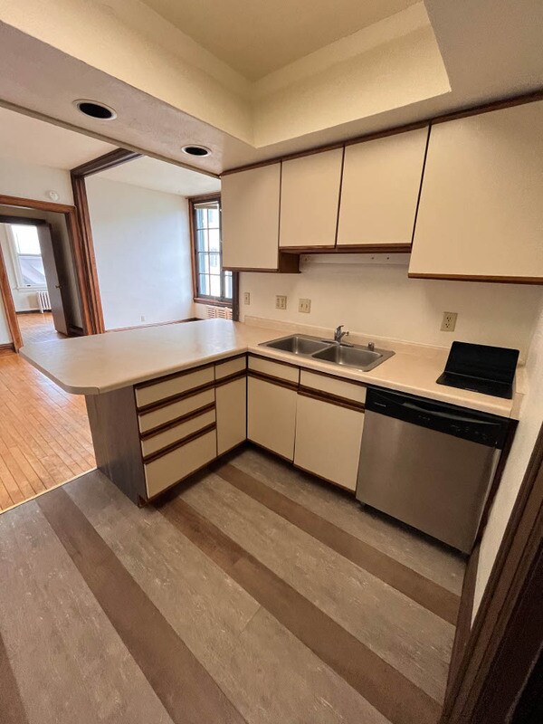 Foto del edificio - 612 Howard Pl