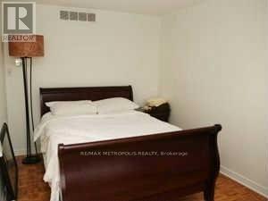 Photo du bâtiment - 65 Harbour Square