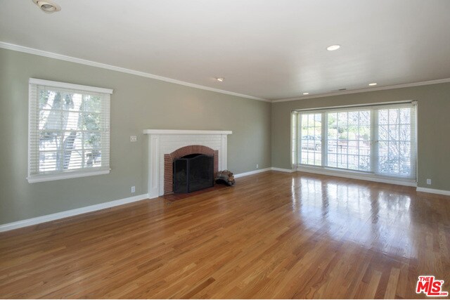 Building Photo - 157 S Thurston Ave