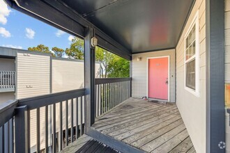 Building Photo - 1500 Cenith Dr