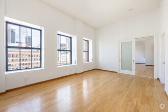 1BR, 1BA - 945SF - BEDROOM - Spring Arcade Building